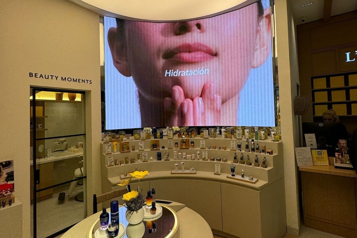 Led Screen in C Store