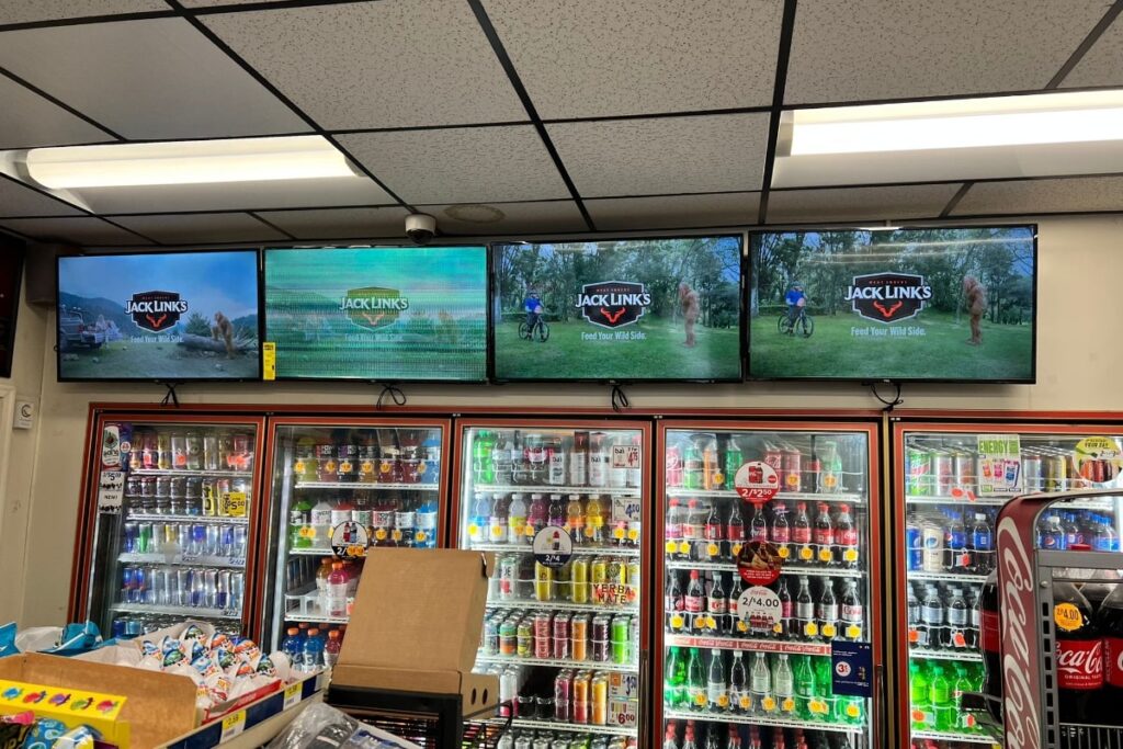 Digital Signage Cave in Champlain