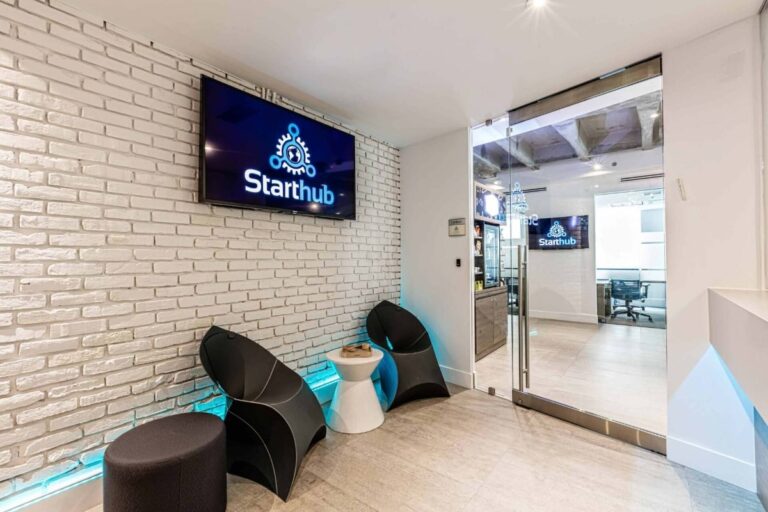 Digital Signage in Hall of Starthub